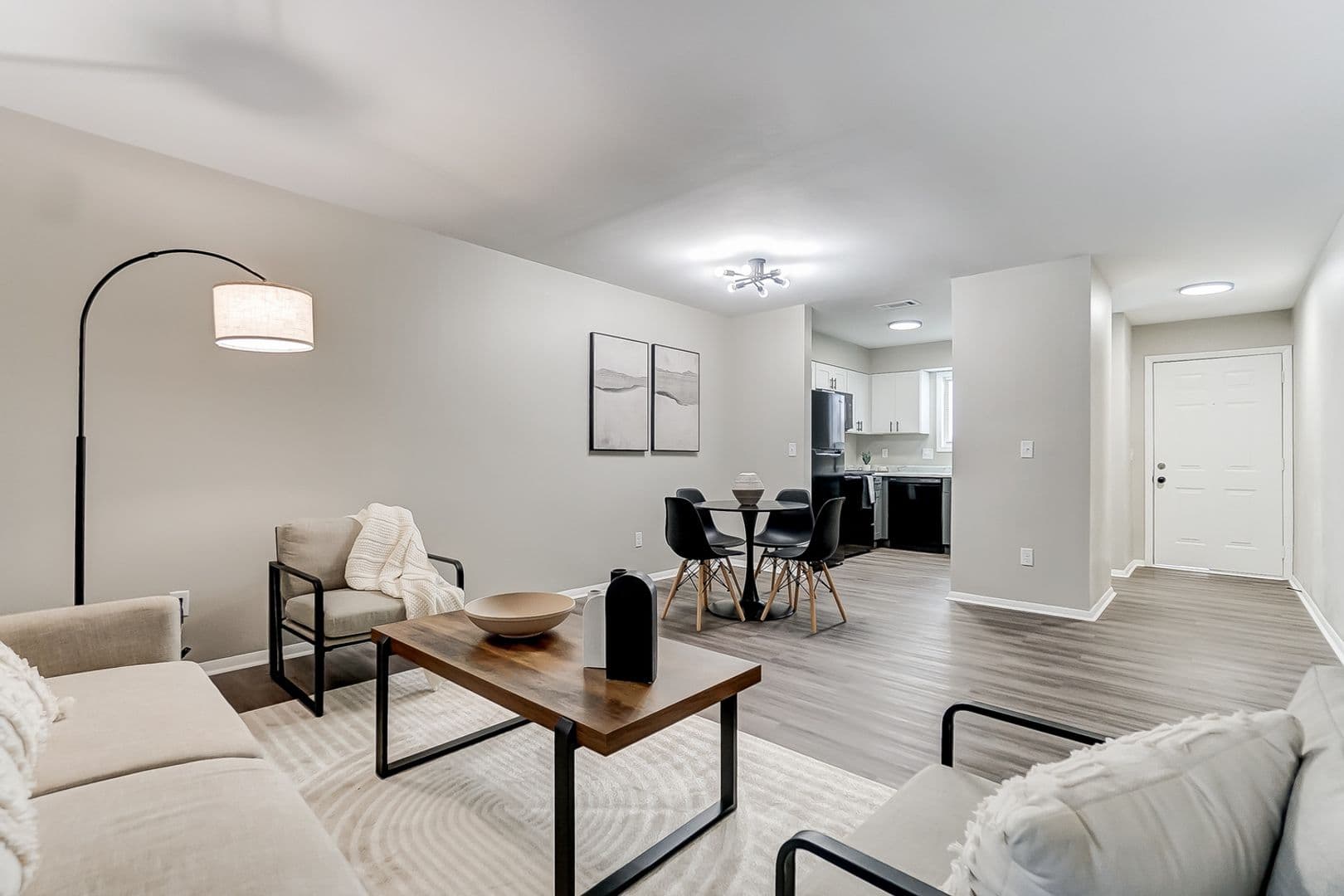 Fort Wayne Apartment: 1004 Fayette Drive