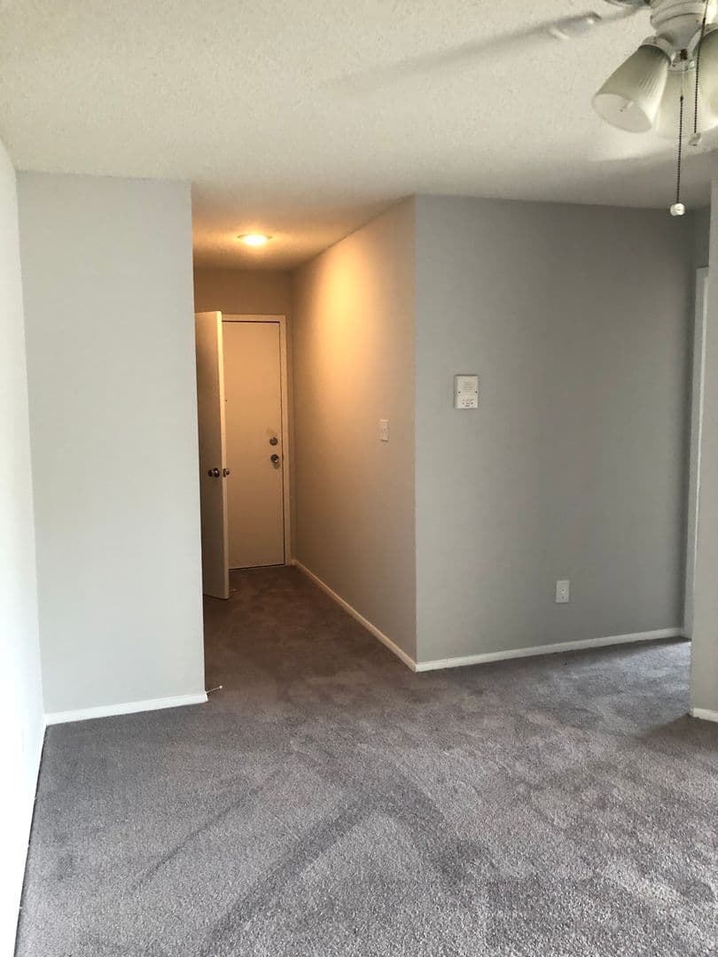 Fort Wayne Apartment: 5810 Meadows Dr.