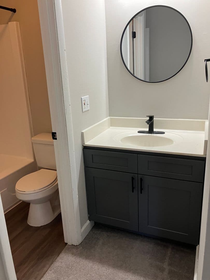 Fort Wayne Apartment: 700 Candlelite Ct