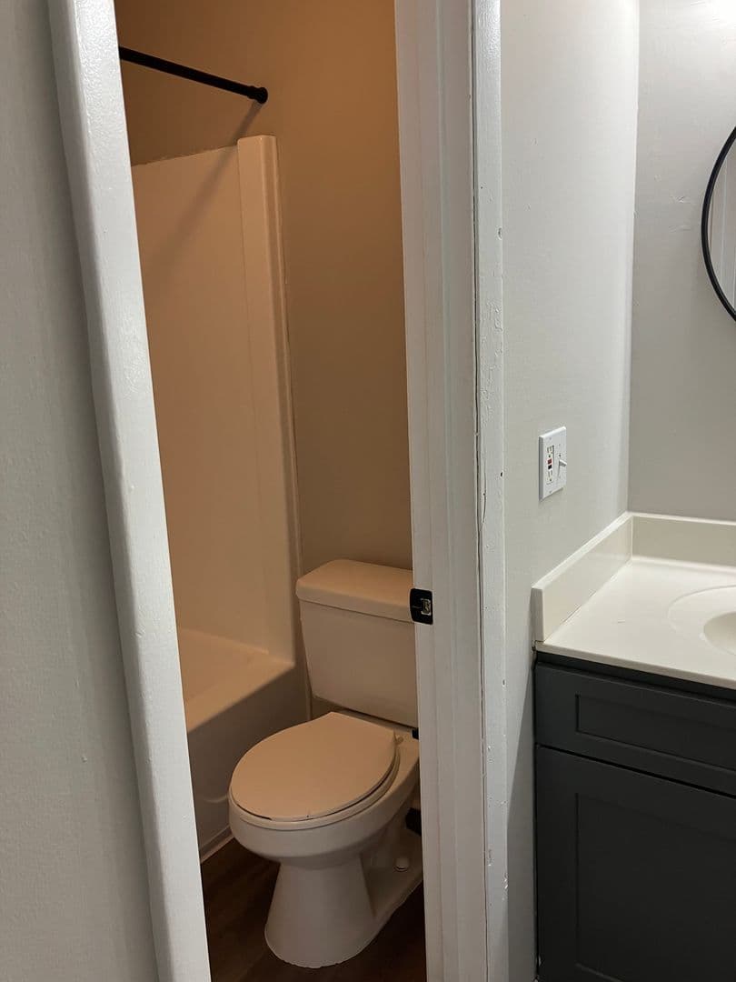 Fort Wayne Apartment: 700 Candlelite Ct
