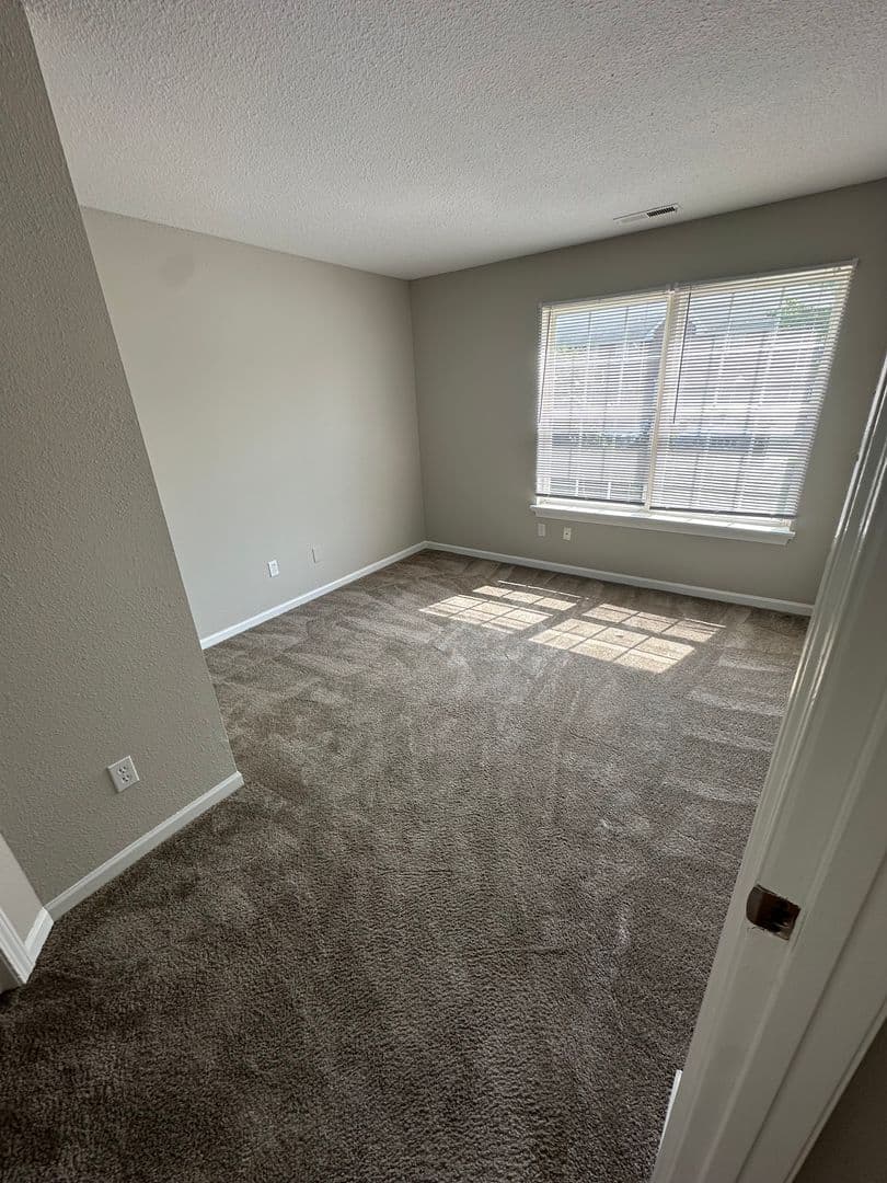 Fort Wayne Apartment: 502 Dolphin Drive