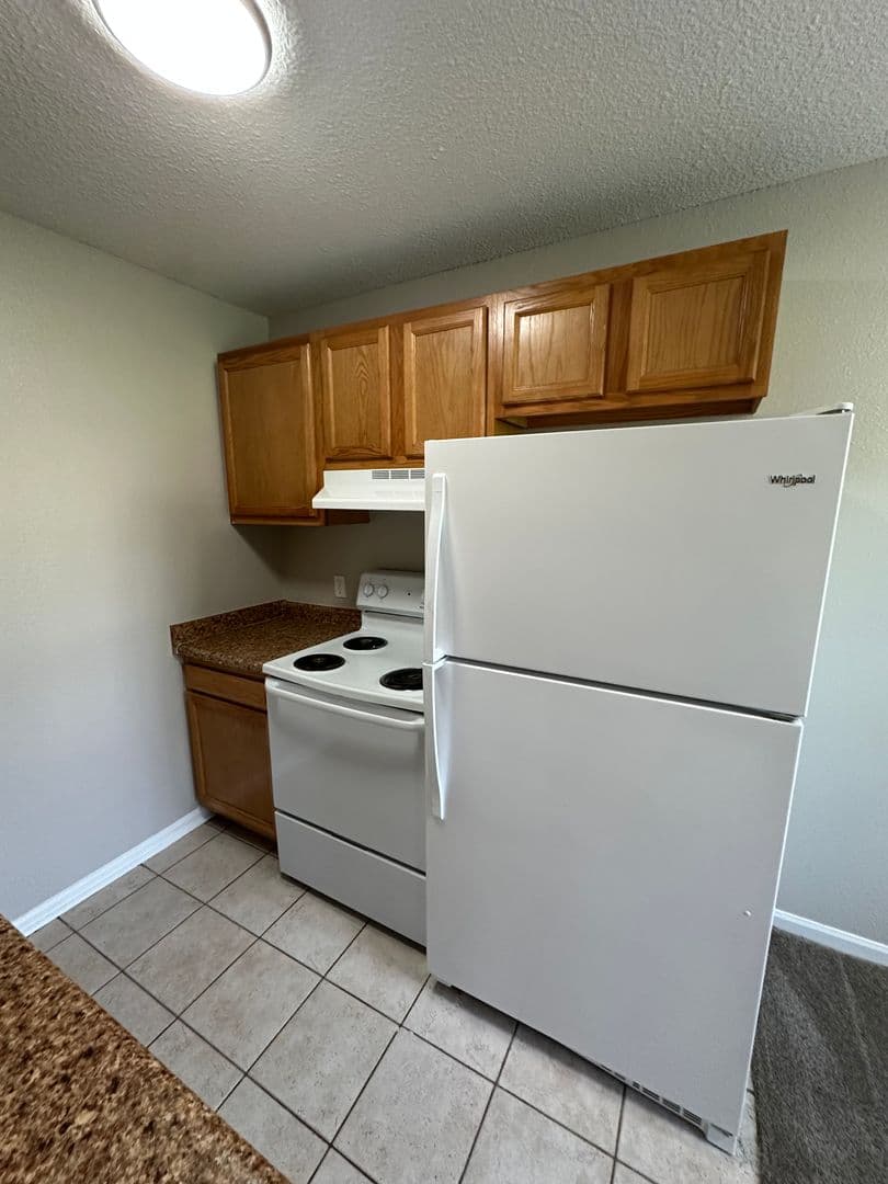 Fort Wayne Apartment: 502 Dolphin Drive