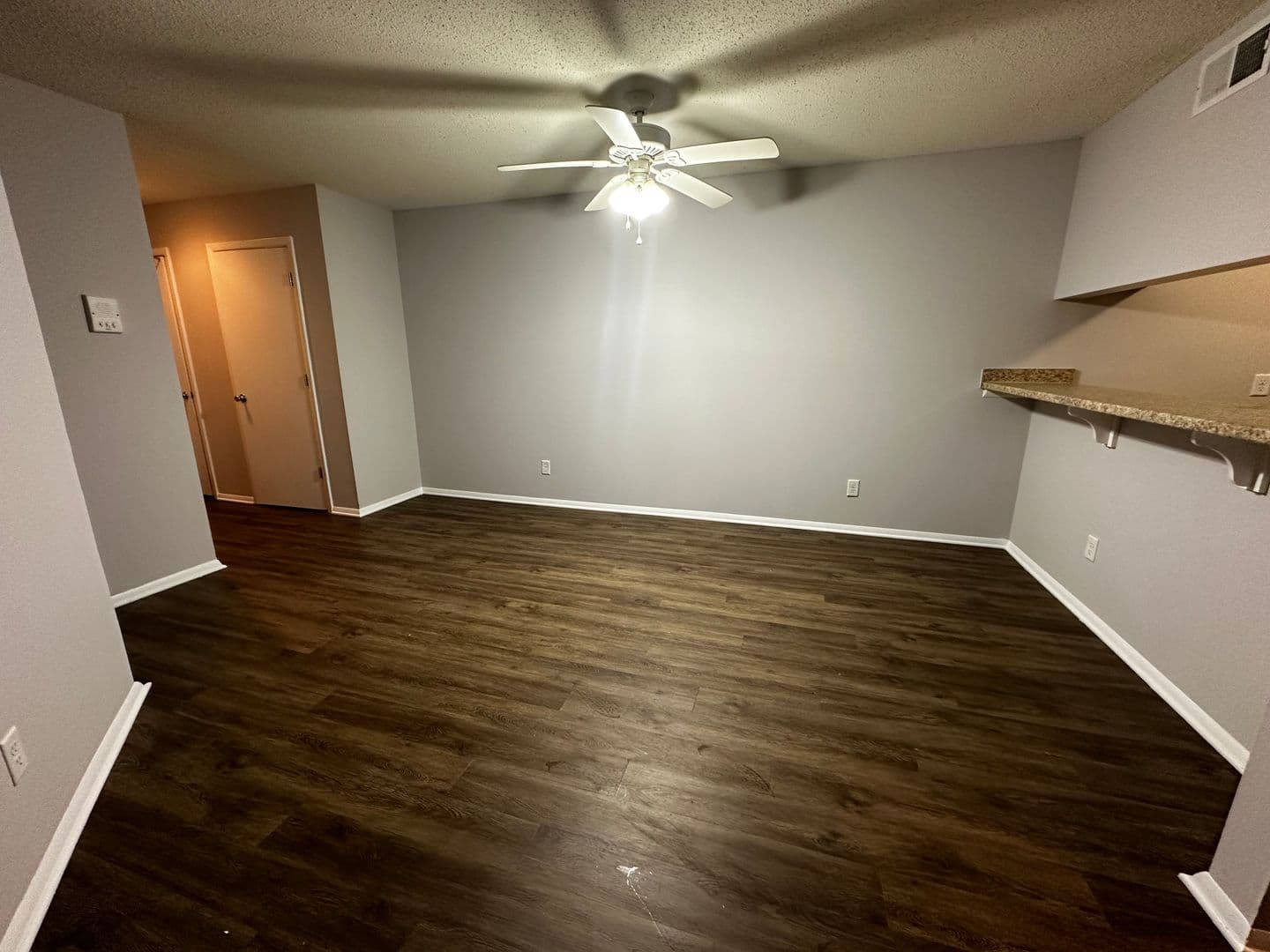 Fort Wayne Apartment: 5810 Meadows Dr.