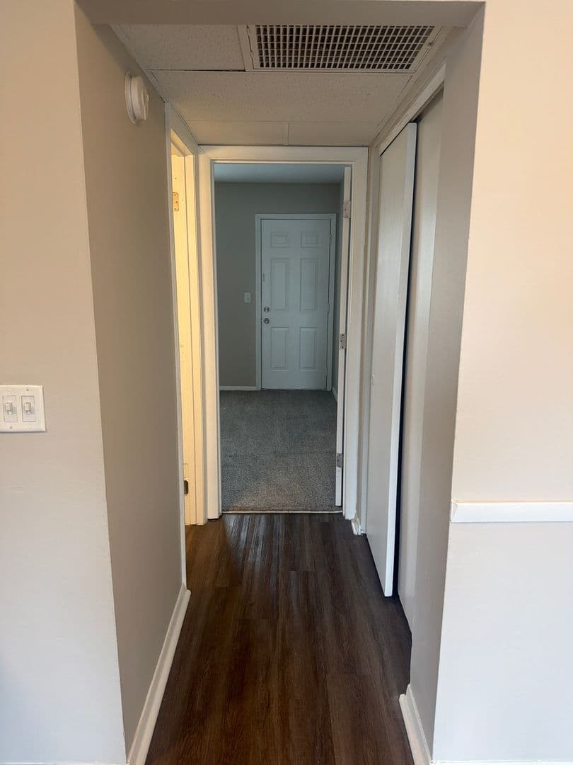Fort Wayne Apartment: 1004 Fayette Drive