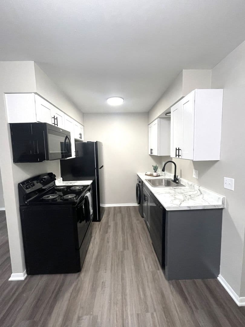 Fort Wayne Apartment: 1004 Fayette Drive