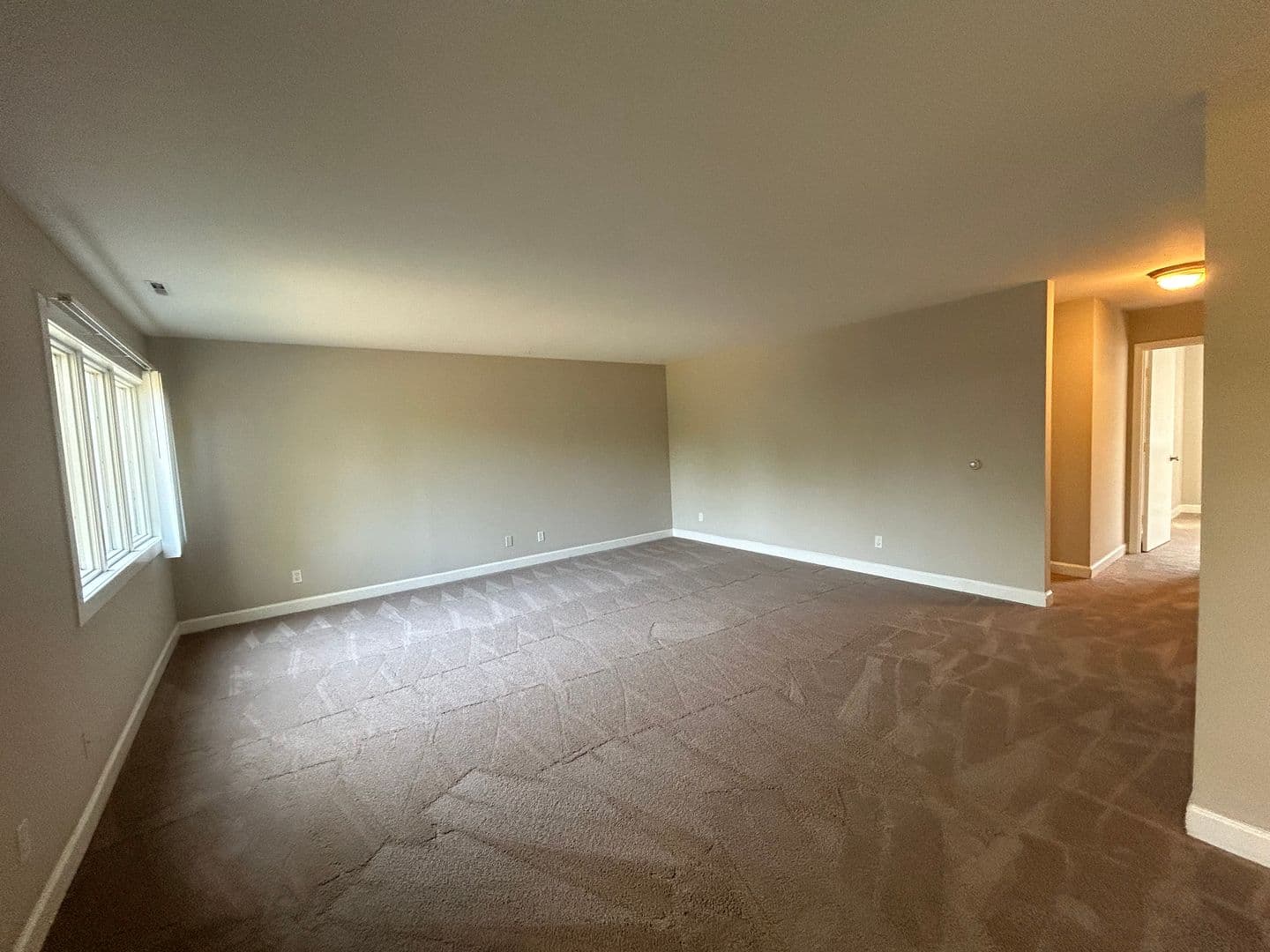 Fort Wayne Apartment: 700 Candlelite Ct