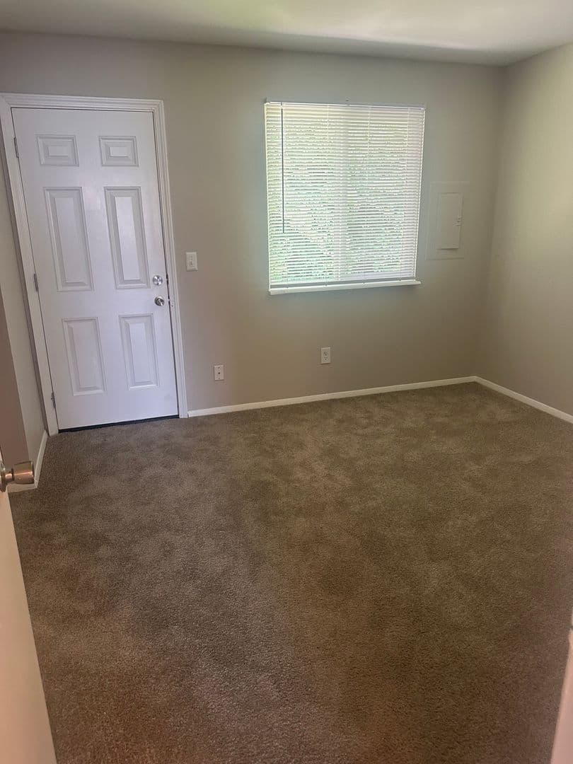 Fort Wayne Apartment: 1004 Fayette Drive