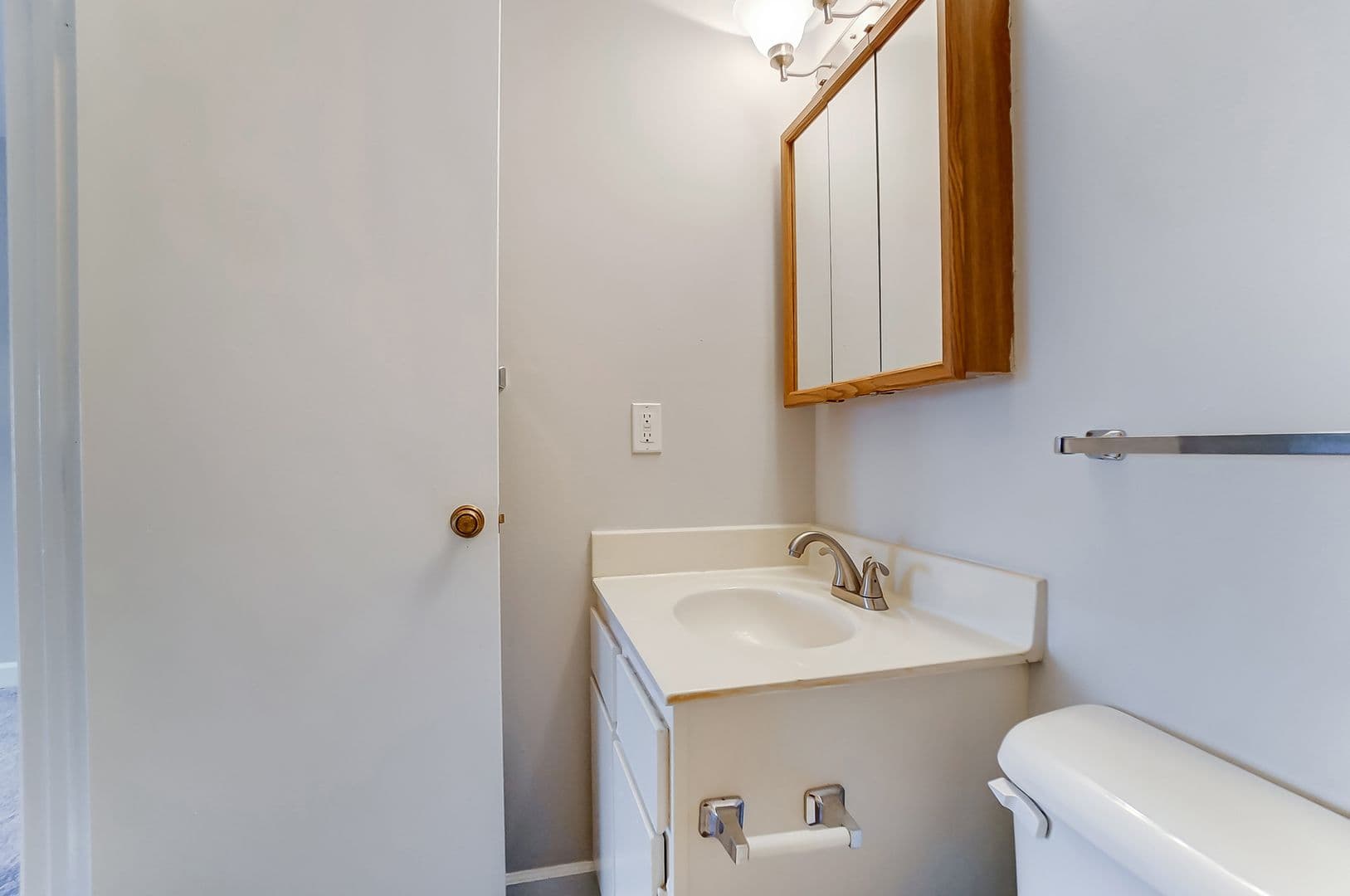 Fort Wayne Apartment: 700 Candlelite Ct