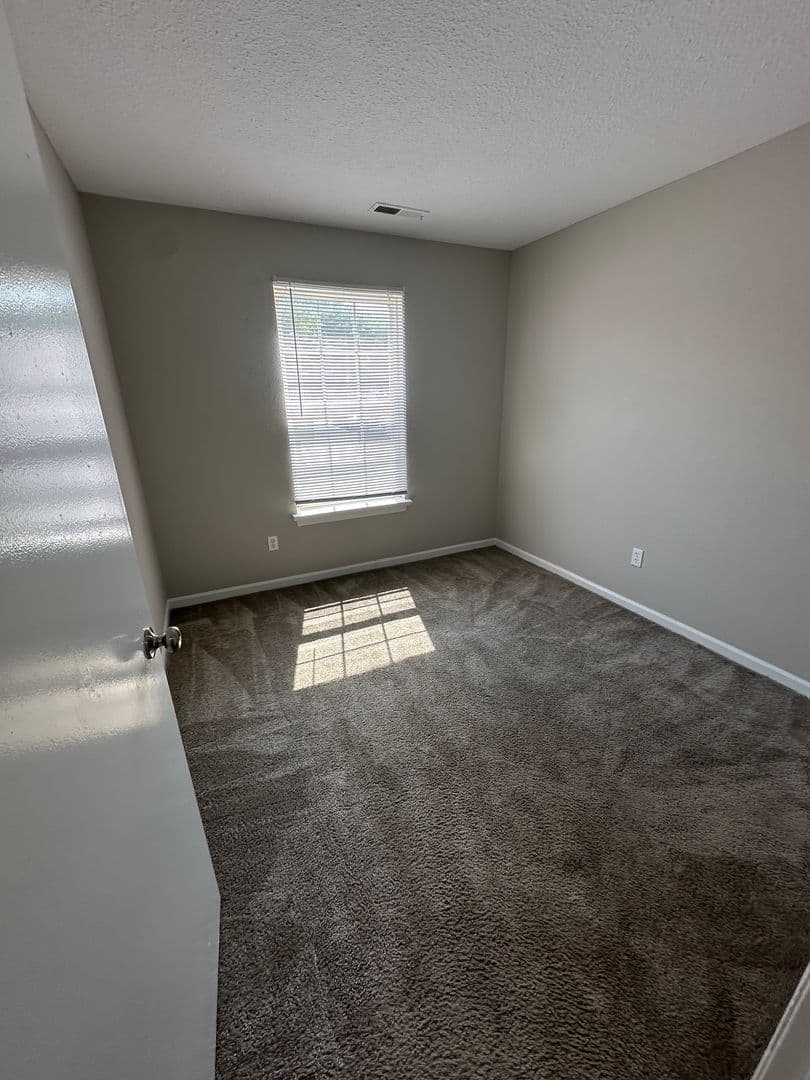 Fort Wayne Apartment: 502 Dolphin Drive