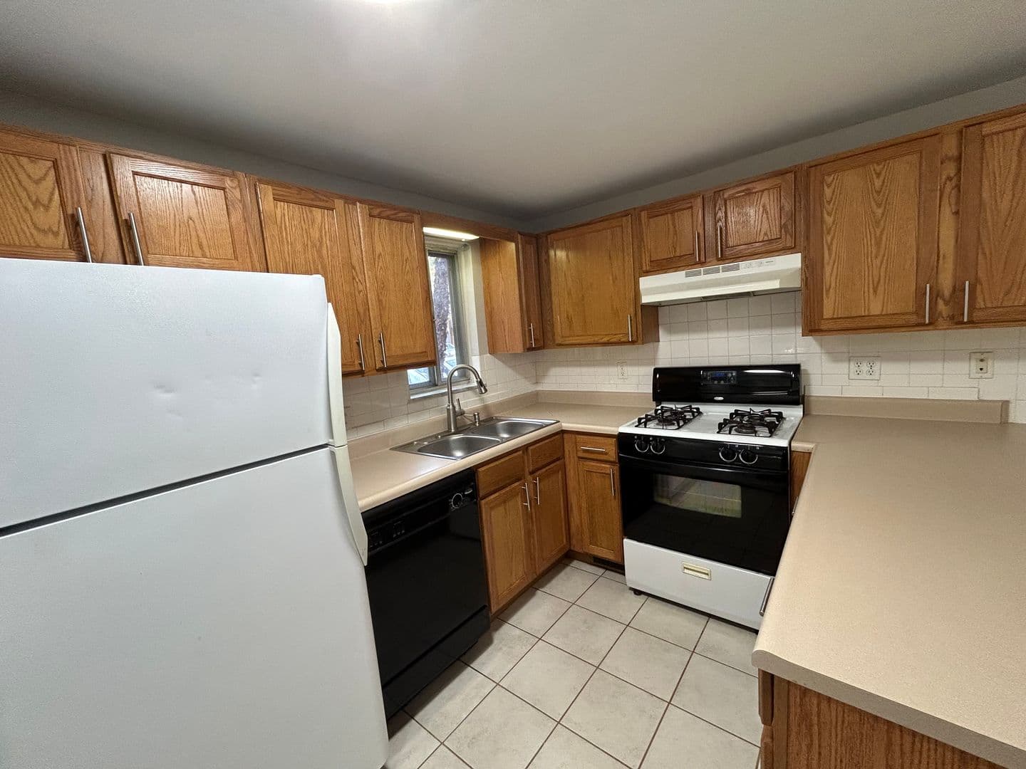 Fort Wayne Townhome: 522 Pinegrove Ln