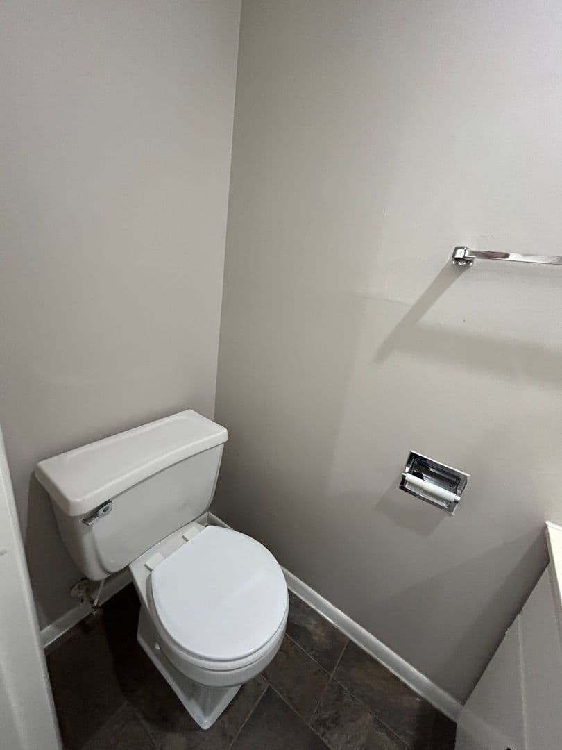 Fort Wayne Apartment: 220 E. Hoover Dr.