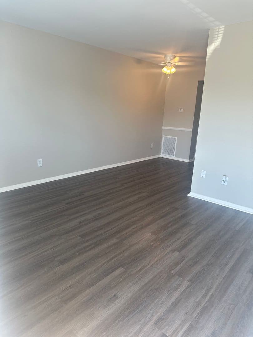 Fort Wayne Apartment: 1004 Fayette Drive
