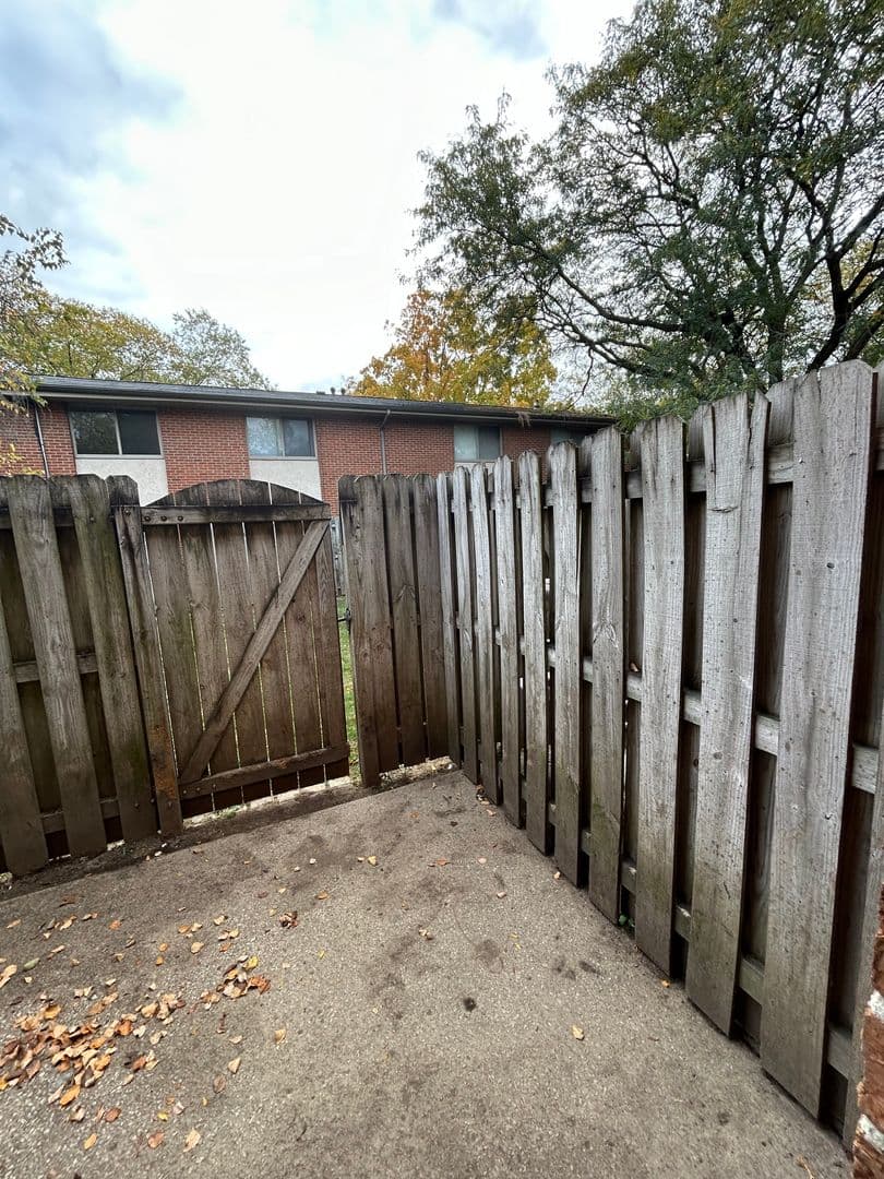 Fort Wayne Townhome: 522 Pinegrove Ln