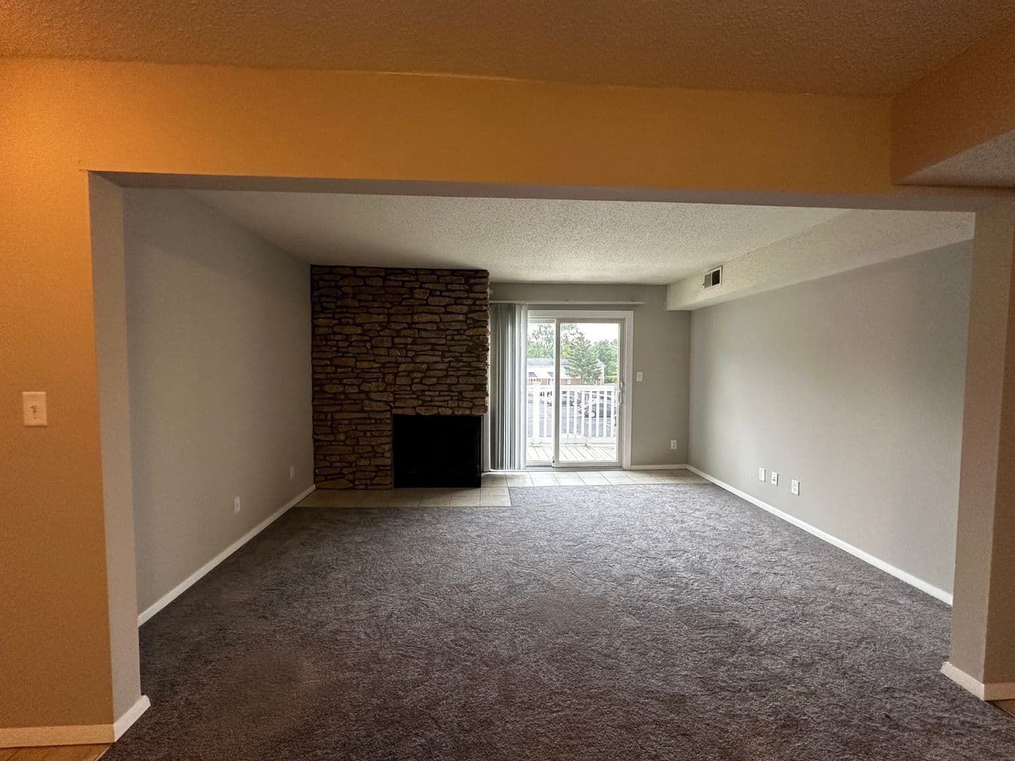 Fort Wayne Apartment: 5810 Meadows Dr.