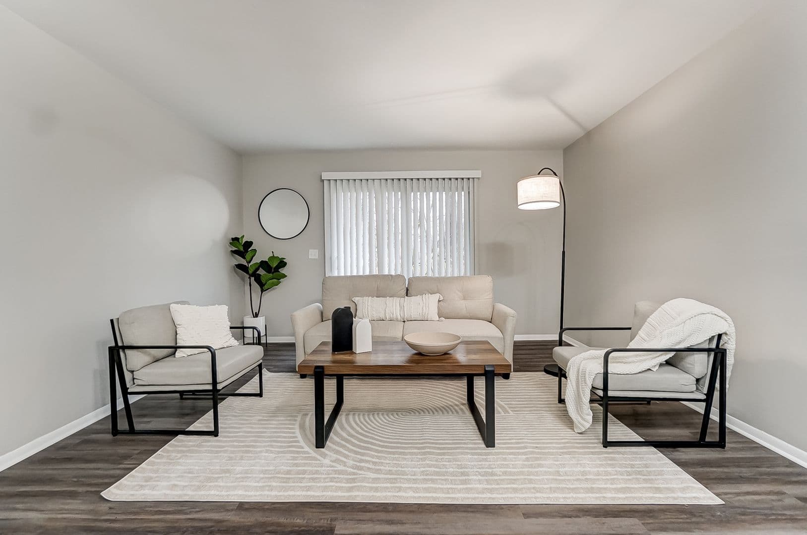 Fort Wayne Apartment: 1004 Fayette Drive