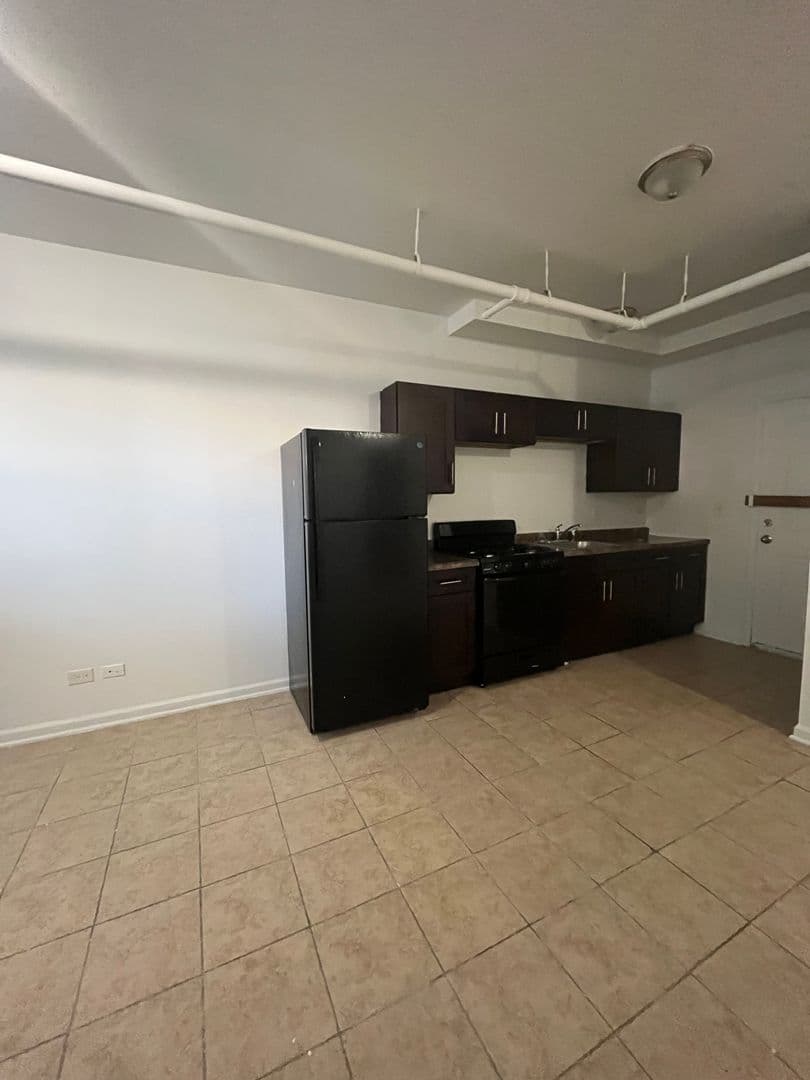 Chicago Apartment: 8100-8114 S Essex Ave