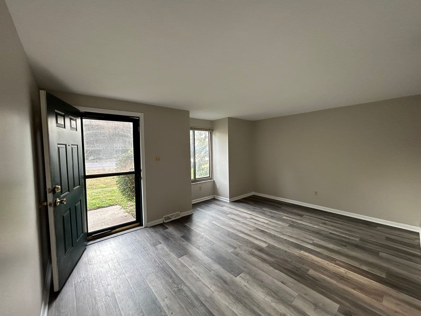 Fort Wayne Townhome: 522 Pinegrove Ln