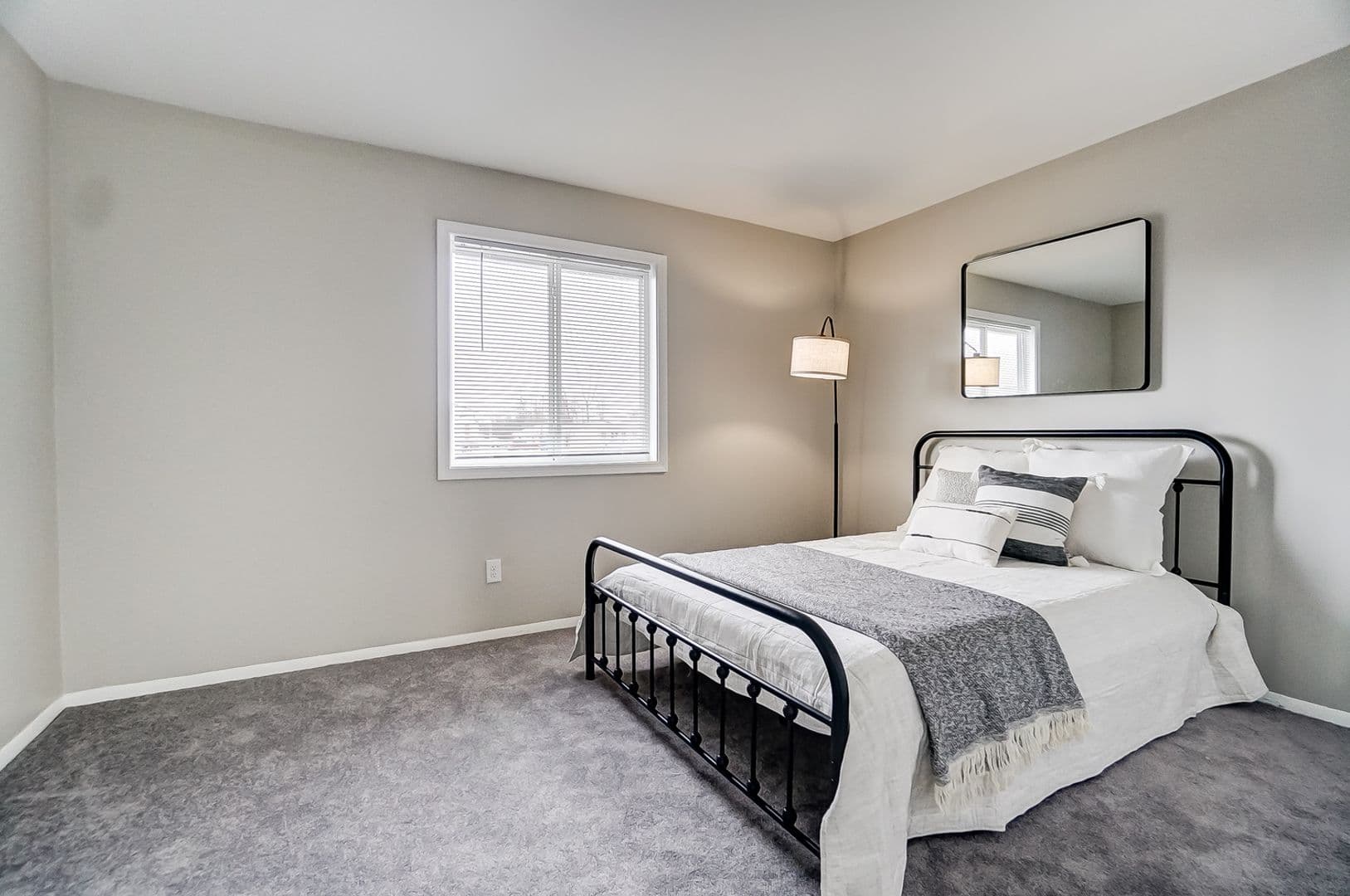 Fort Wayne Apartment: 1004 Fayette Drive