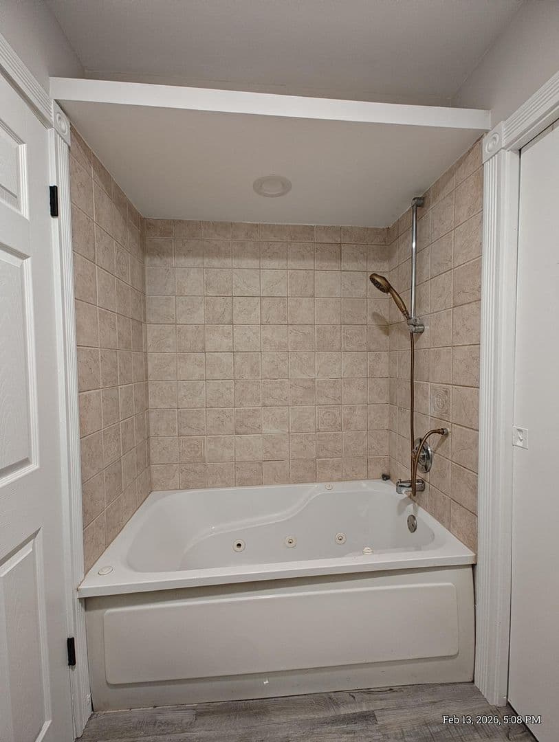 Forest Park Apartment: 1005-1037 Des Plaines Ave