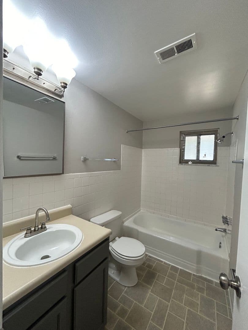 Fort Wayne Townhome: 522 Pinegrove Ln