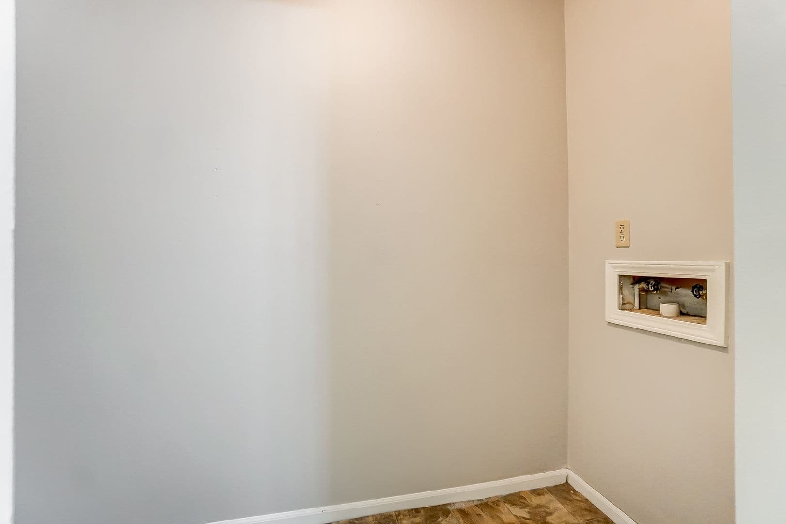 Ossian Apartment: 500 Countryside Drive