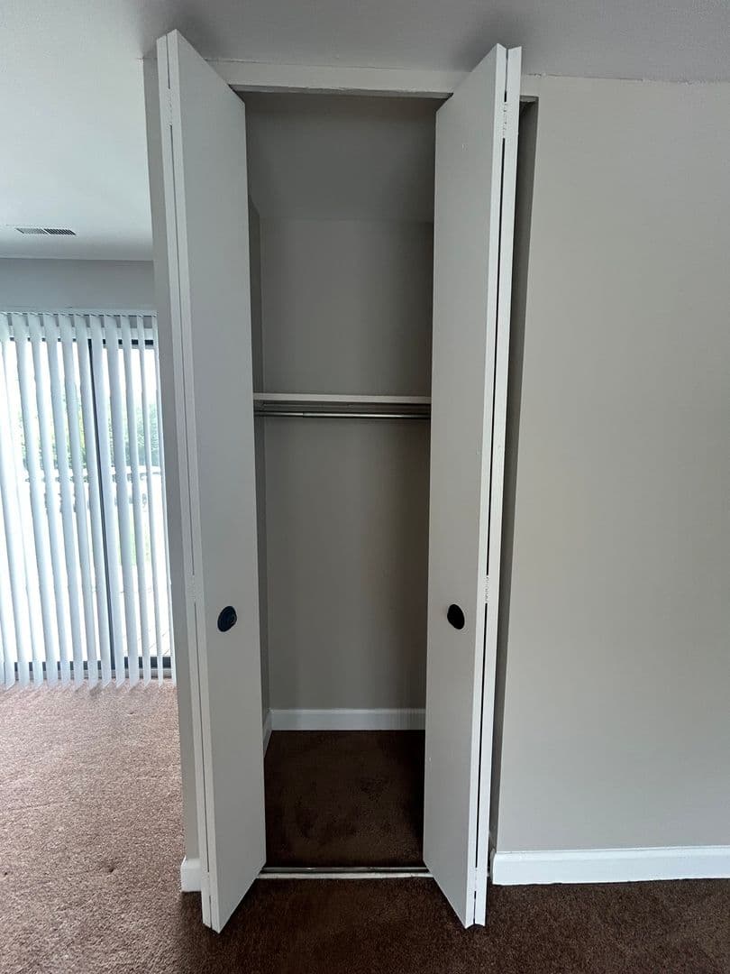 Fort Wayne Apartment: 700 Candlelite Ct