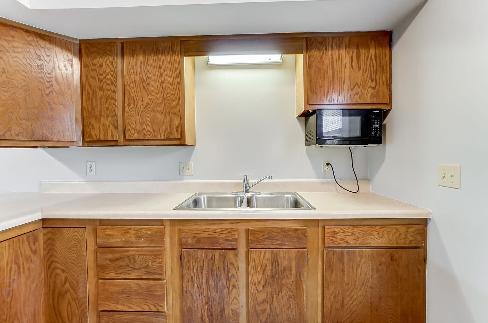 Ossian Apartment: 500 Countryside Drive