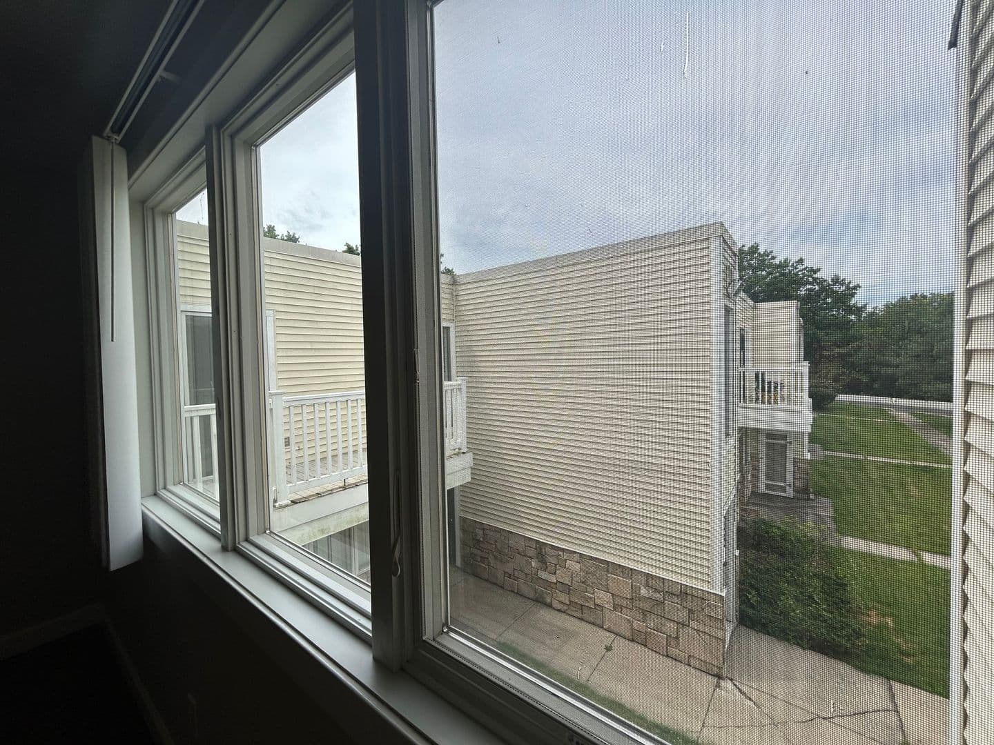 Fort Wayne Apartment: 700 Candlelite Ct