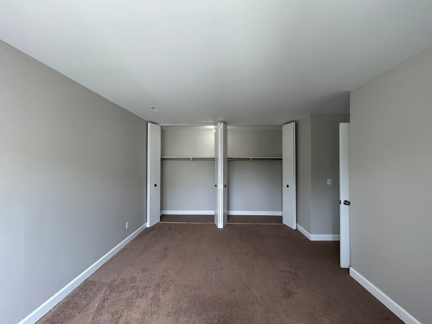 Fort Wayne Apartment: 700 Candlelite Ct