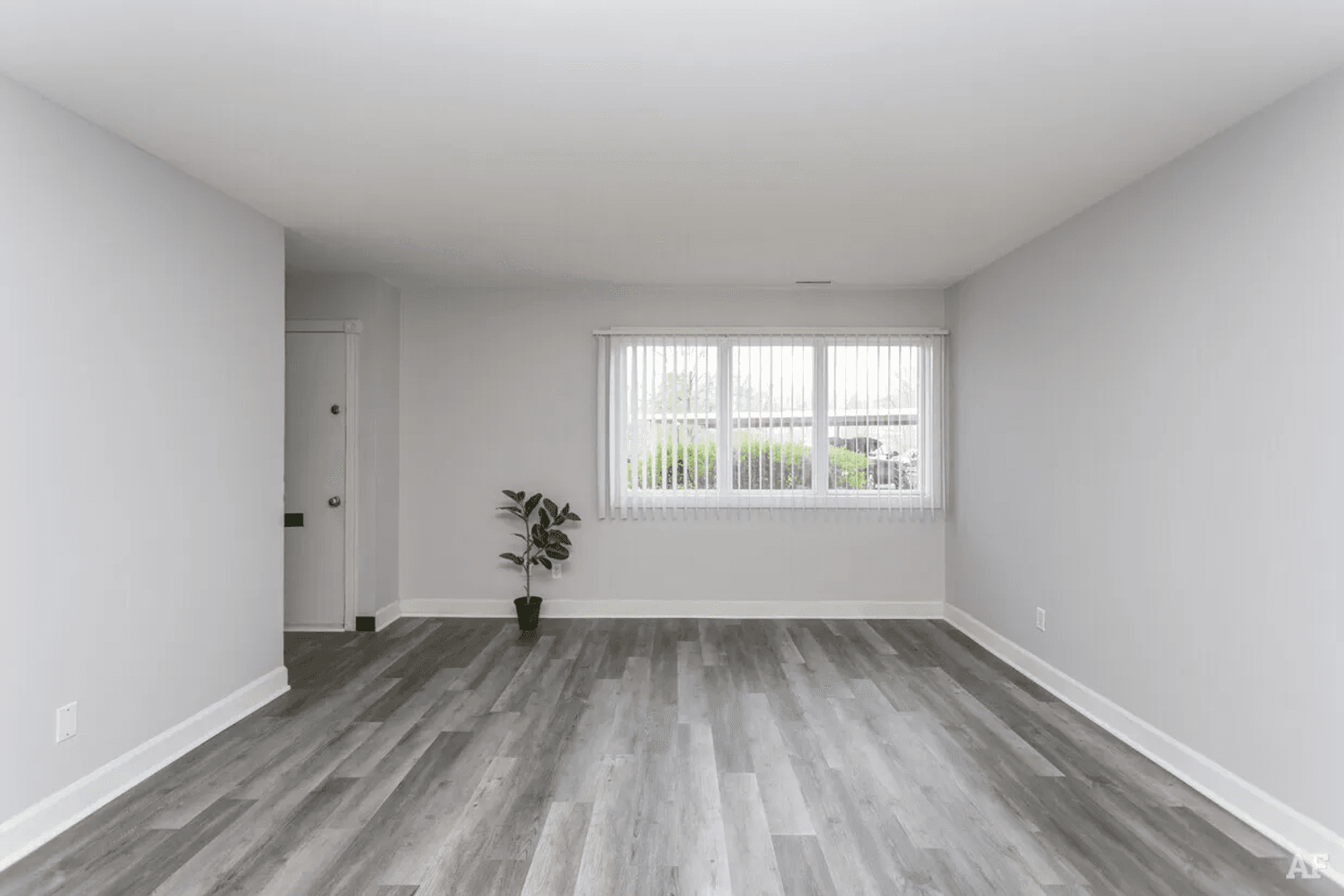 Fort Wayne Apartment: 700 Candlelite Ct