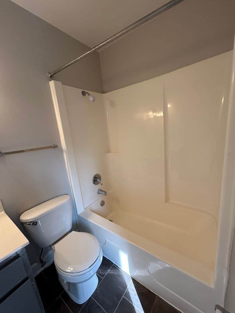 Fort Wayne Apartment: 700 Candlelite Ct