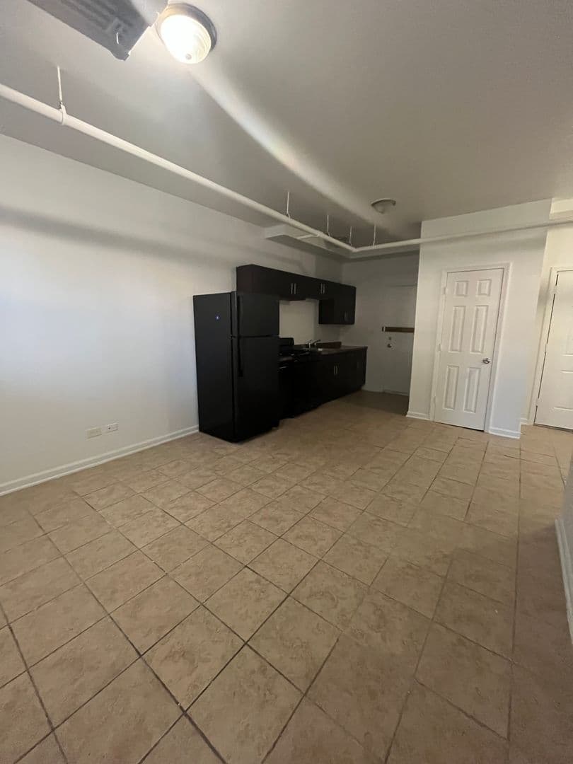 Chicago Apartment: 8100-8114 S Essex Ave