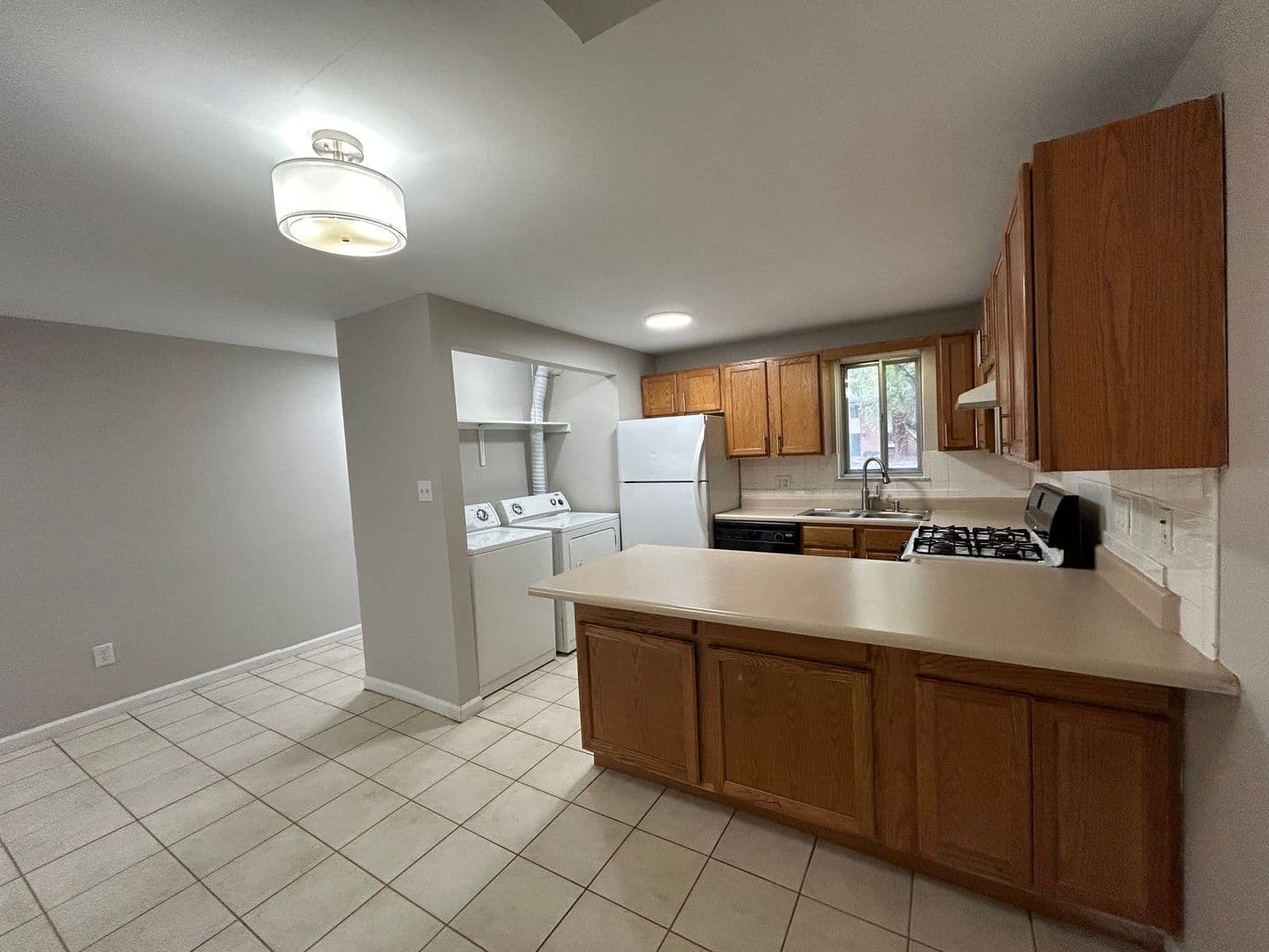 Fort Wayne Townhome: 522 Pinegrove Ln