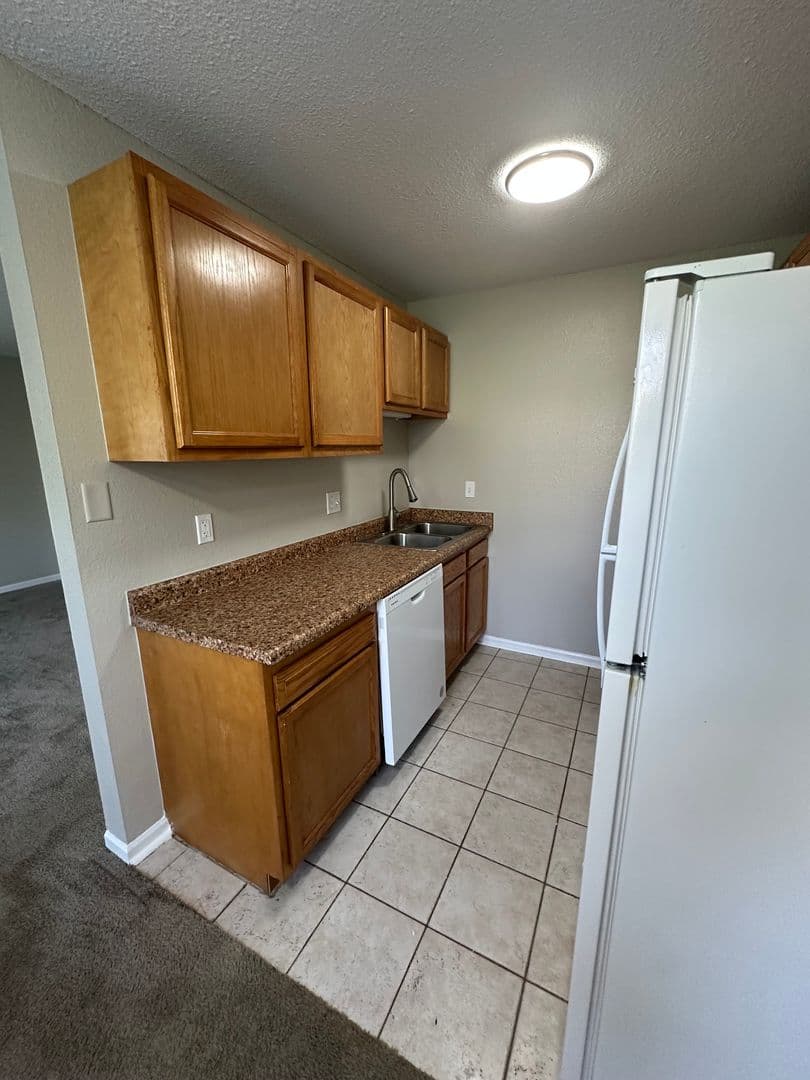 Fort Wayne Apartment: 502 Dolphin Drive