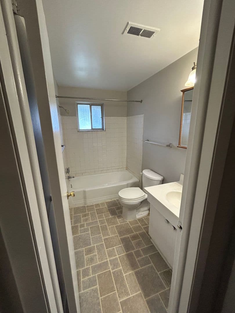Fort Wayne Townhome: 522 Pinegrove Ln