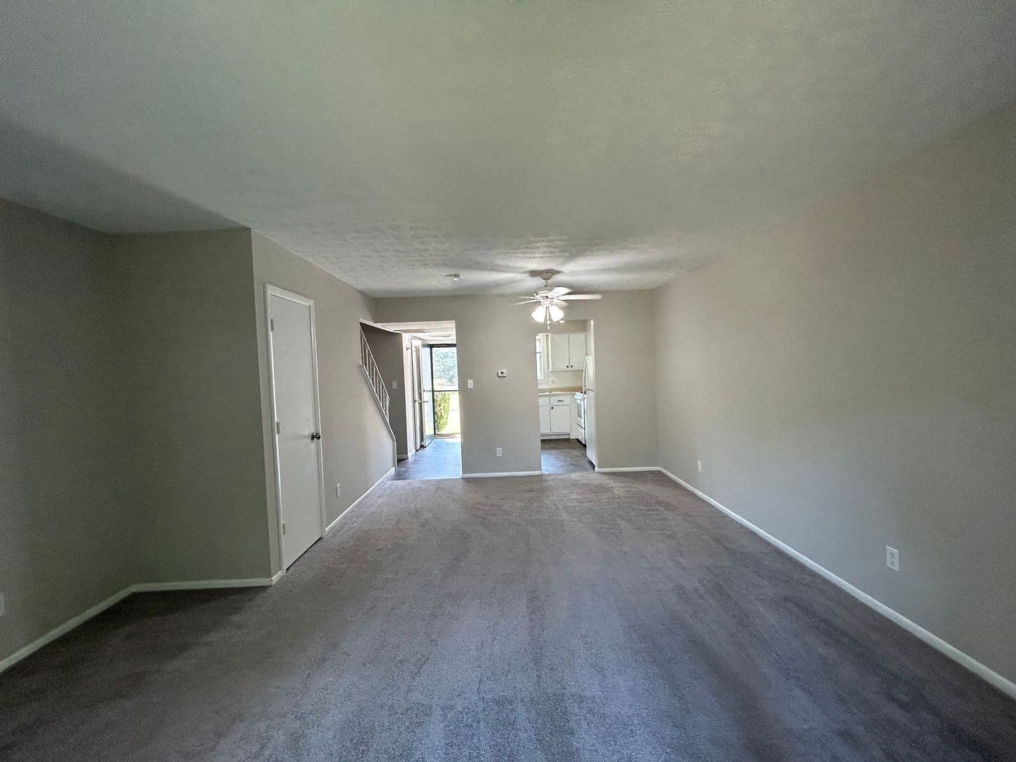 Fort Wayne Apartment: 220 E. Hoover Dr.