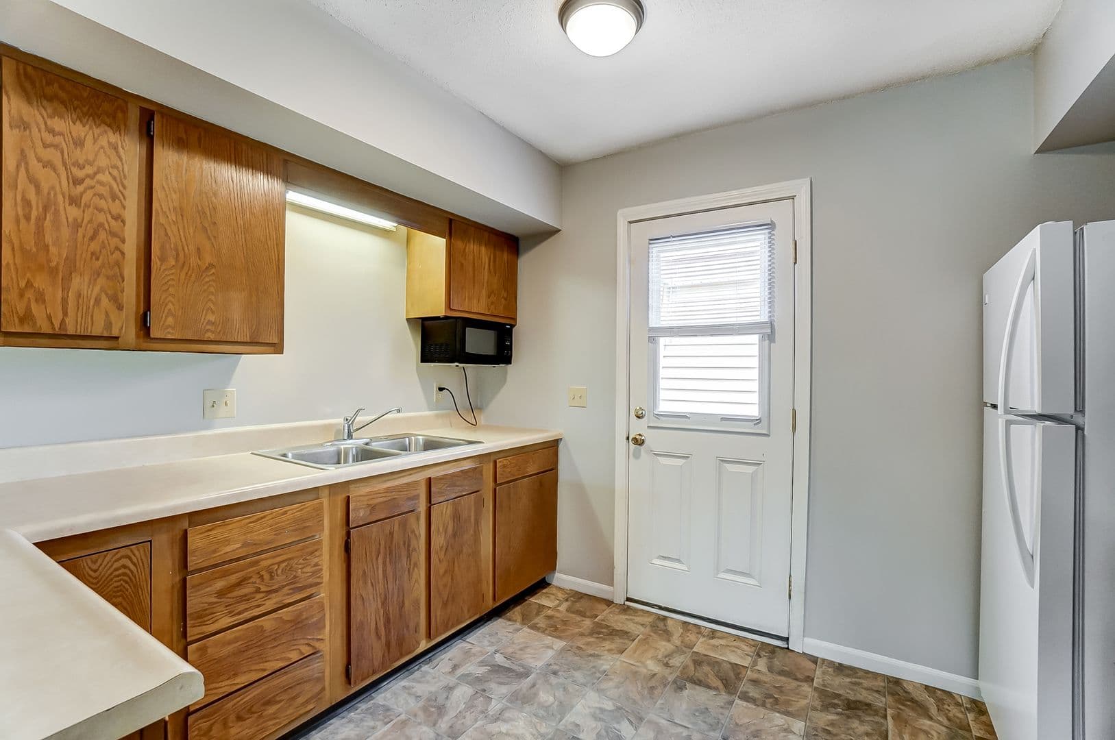 Ossian Apartment: 500 Countryside Drive