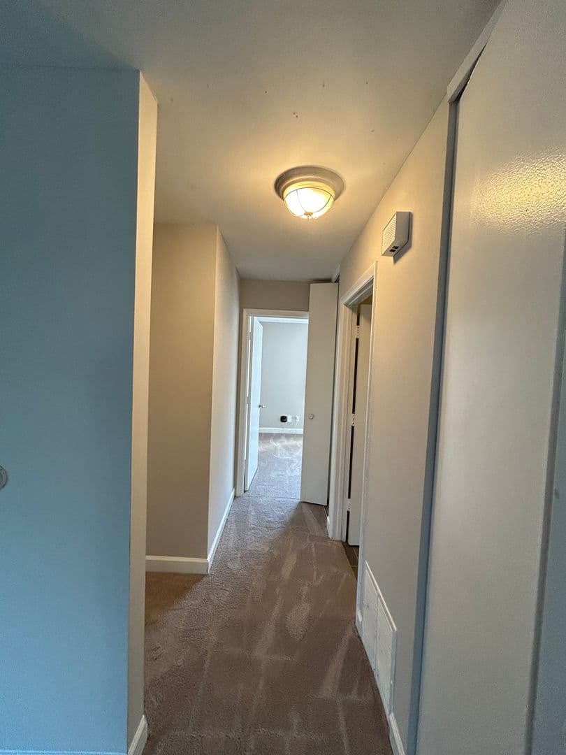Fort Wayne Apartment: 700 Candlelite Ct