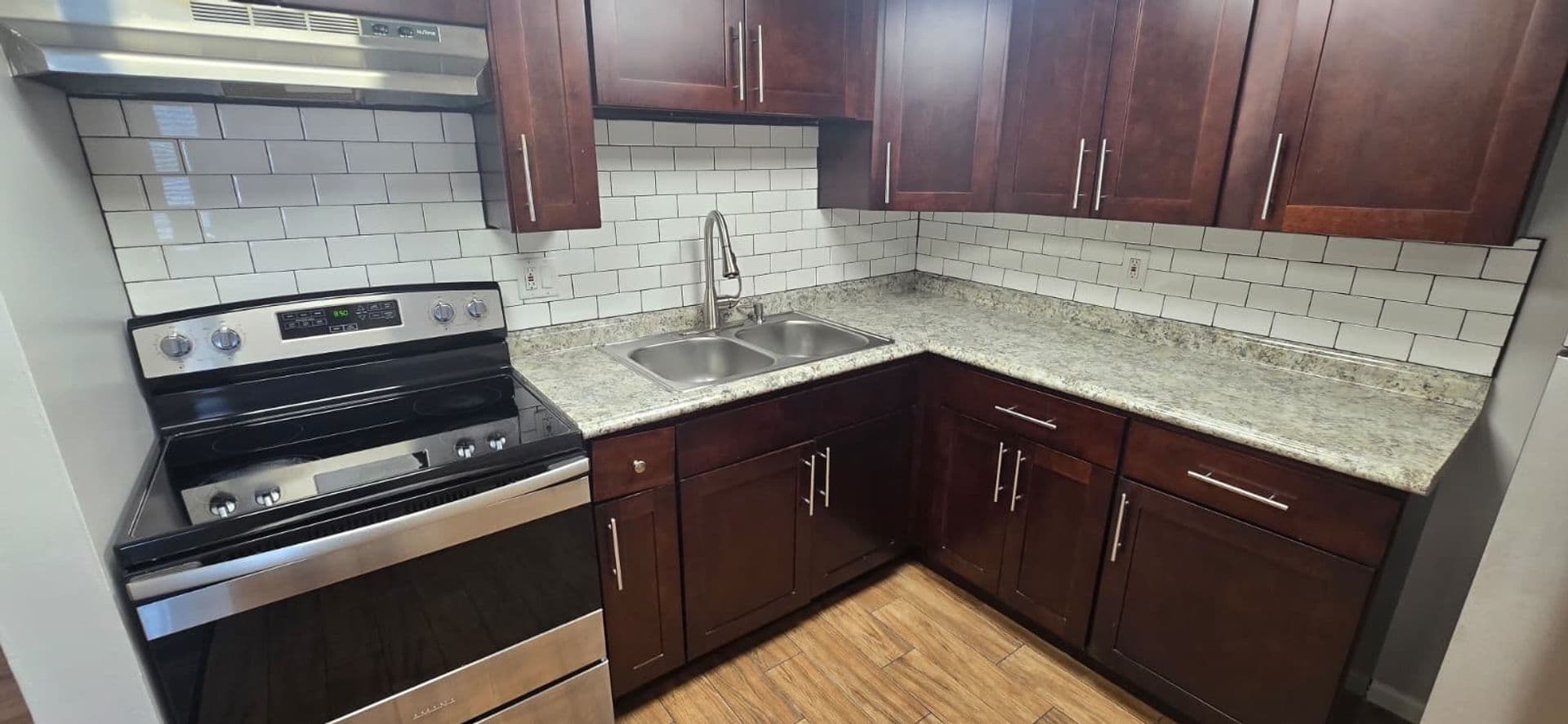Montgomery Apartment: 800-834 Victoria Dr