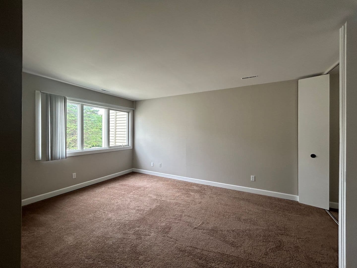 Fort Wayne Apartment: 700 Candlelite Ct