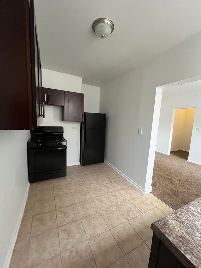 Chicago Apartment: 8100-8114 S Essex Ave