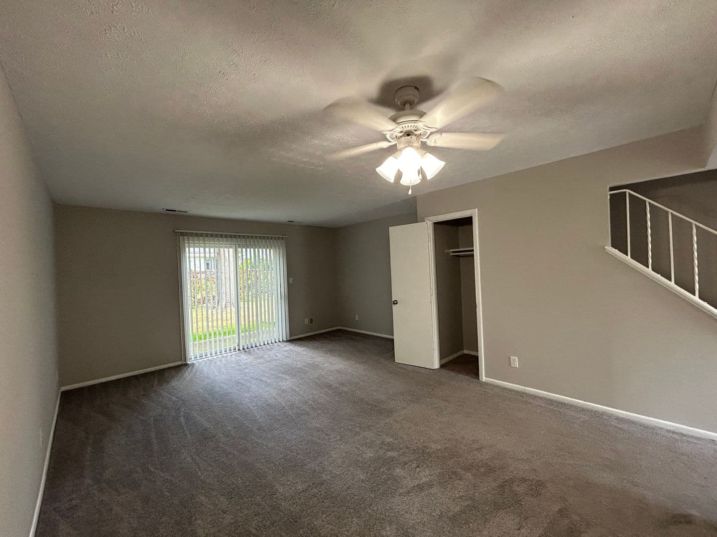 Fort Wayne Apartment: 220 E. Hoover Dr.