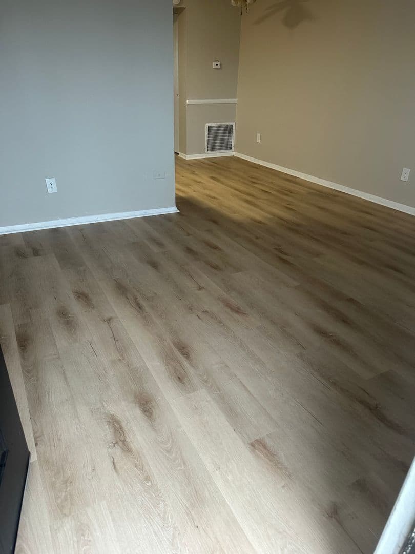 Fort Wayne Apartment: 1004 Fayette Drive