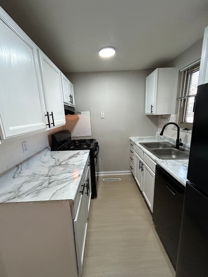 Fort Wayne Townhome: 522 Pinegrove Ln