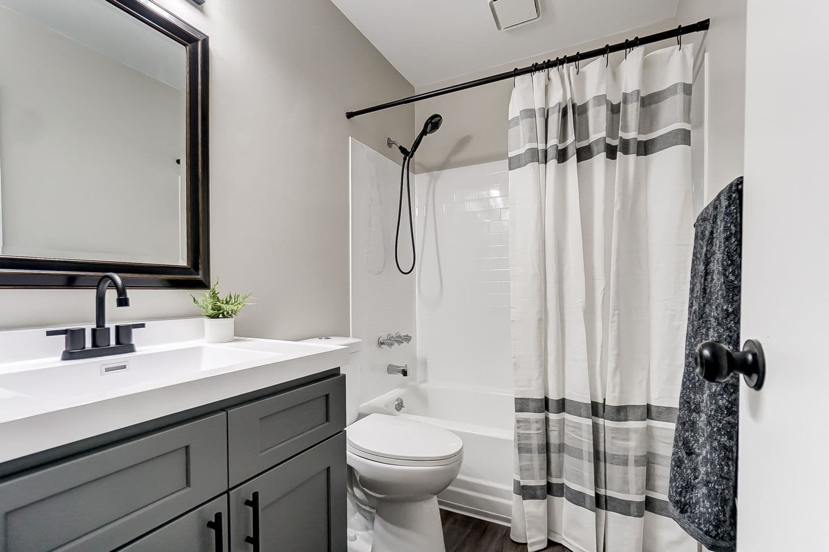 Fort Wayne Apartment: 1004 Fayette Drive