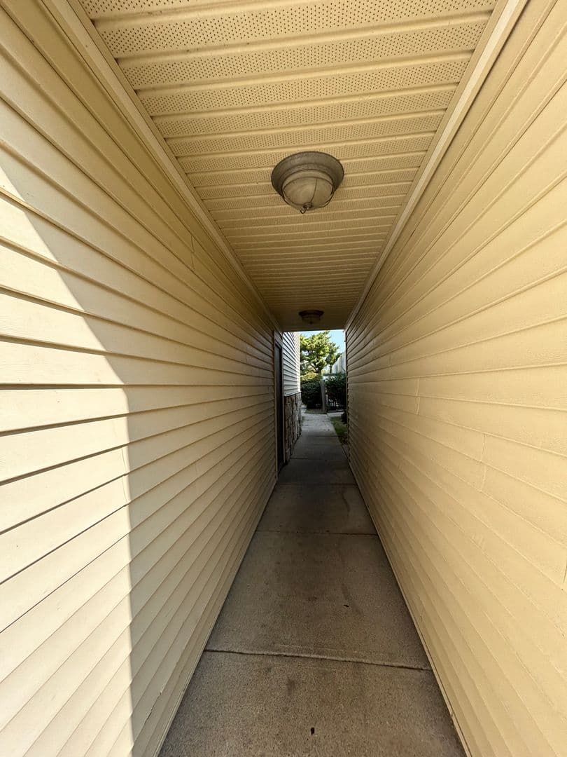 Fort Wayne Apartment: 700 Candlelite Ct
