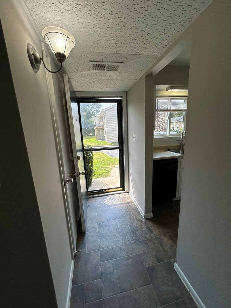 Fort Wayne Apartment: 220 E. Hoover Dr.