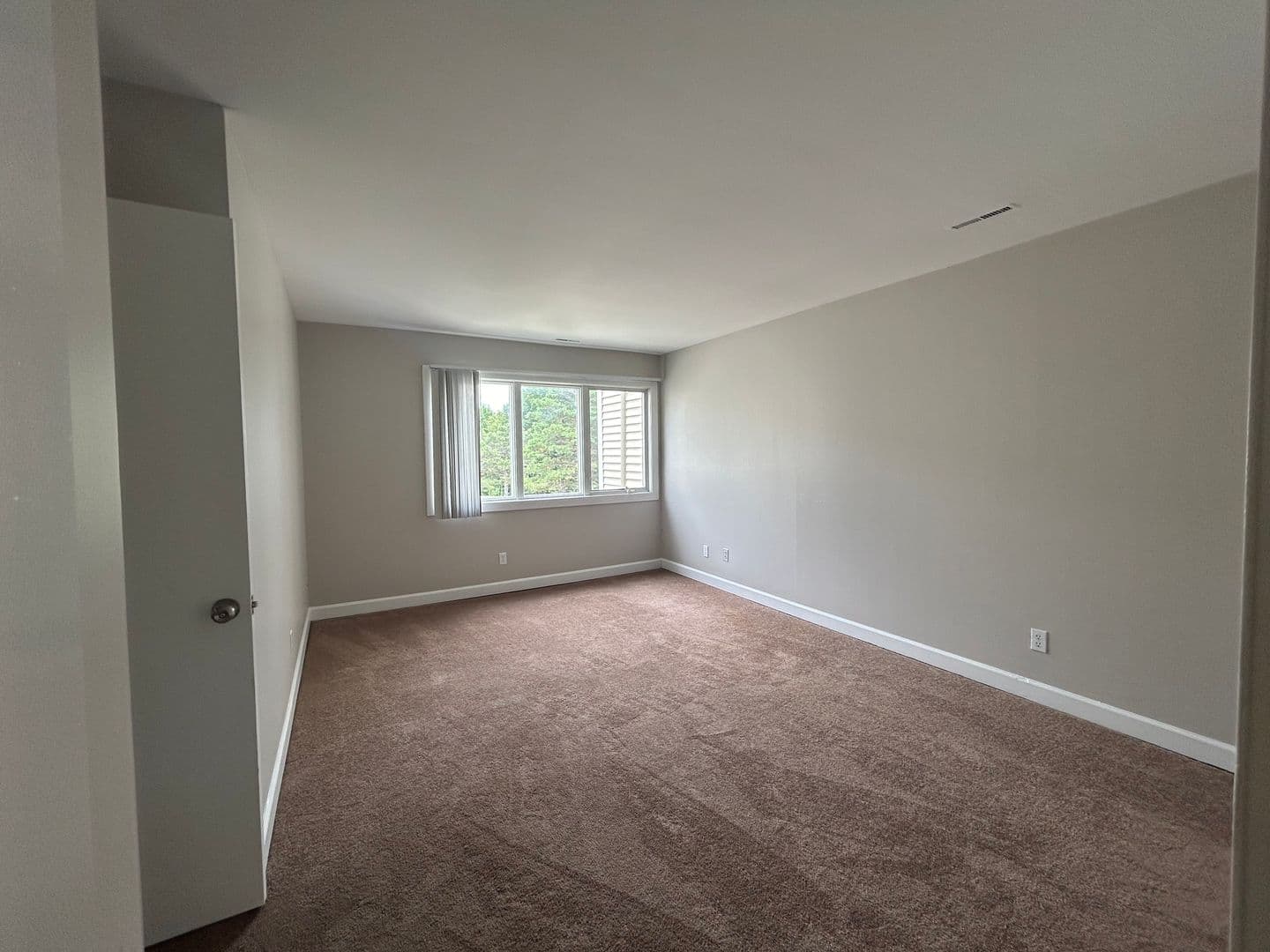 Fort Wayne Apartment: 700 Candlelite Ct
