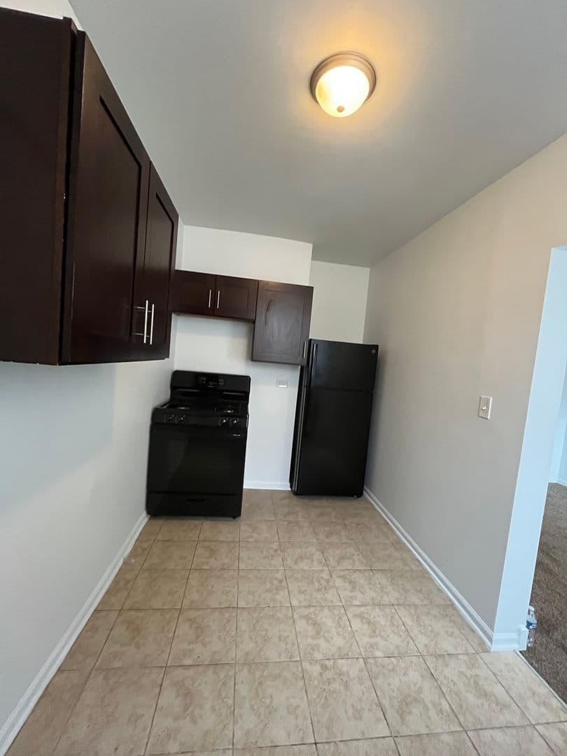 Chicago Apartment: 8100-8114 S Essex Ave