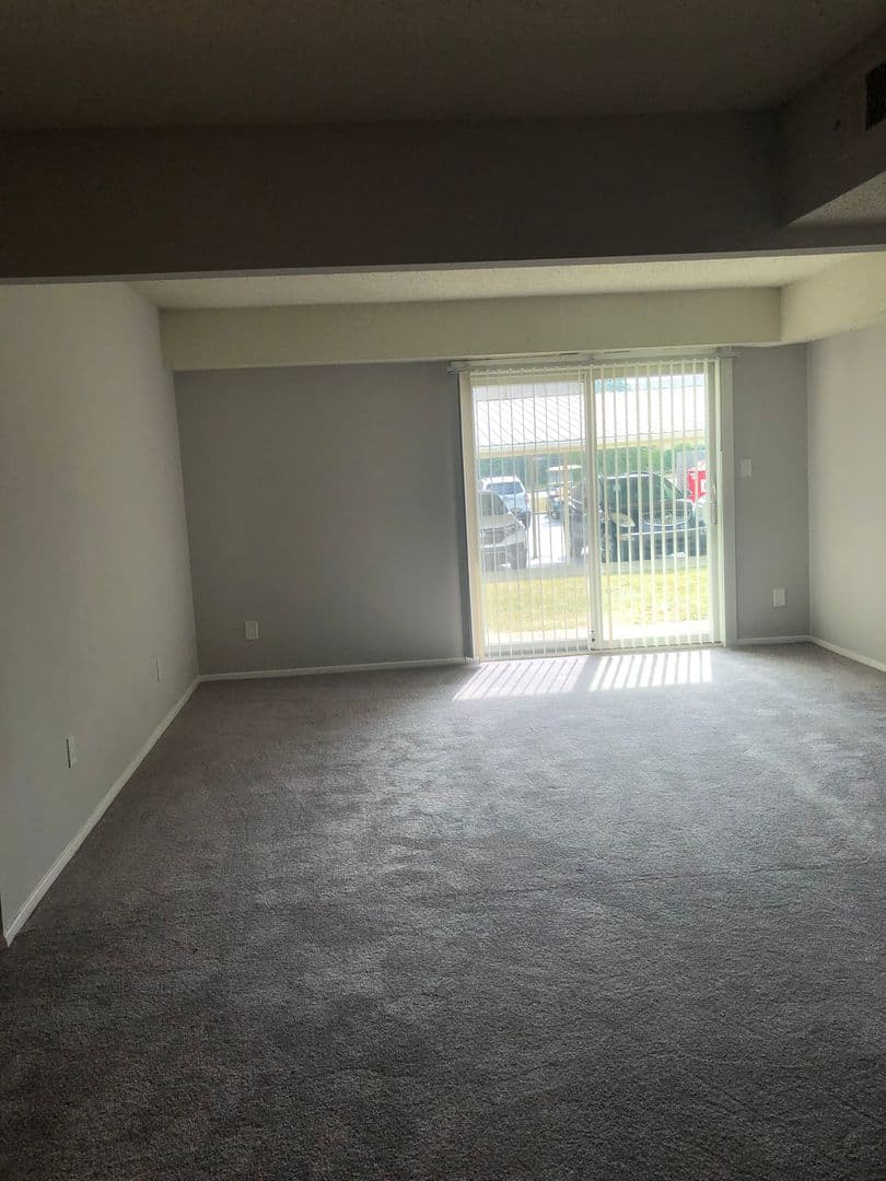 Fort Wayne Apartment: 5810 Meadows Dr.